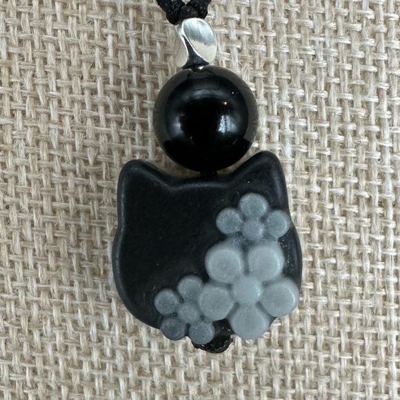 Tai Chi Stone Cat Head and Flowers Pendant with Onyx on Black Adjustable Rope - Picture 8 of 13